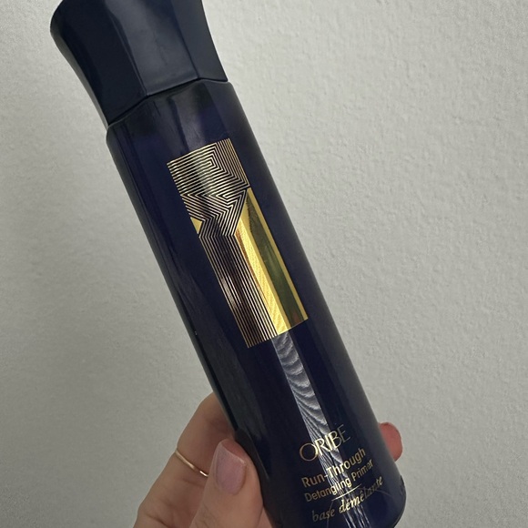 Oribe Run-Through Detangling Primer - Picture 2 of 3